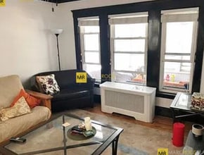 959 Broadway, Unit 1 in Somerville, MA - Foto de edificio - Building Photo