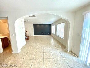 8869 Skyline Peak Ct in Las Vegas, NV - Building Photo - Building Photo