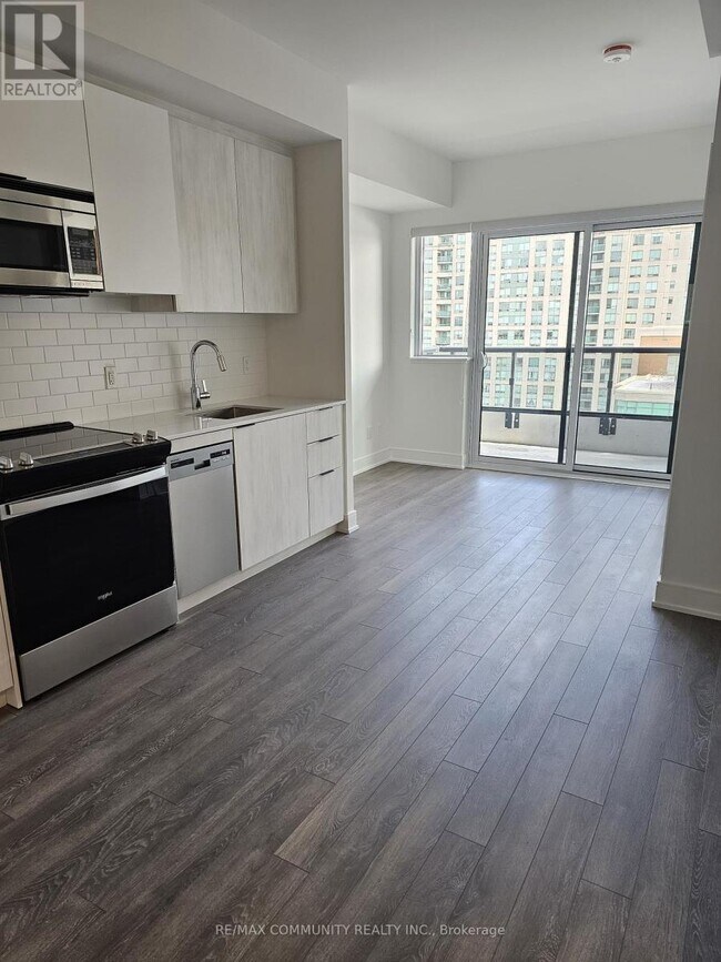 1350 Ellesmere Rd in Toronto, ON - Building Photo - Building Photo