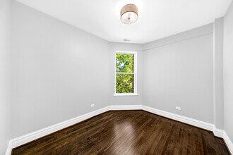 523 N Kedzie Ave in Chicago, IL - Building Photo - Building Photo