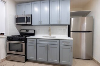 131-11 Kew Gardens Rd in Queens, NY - Building Photo - Building Photo