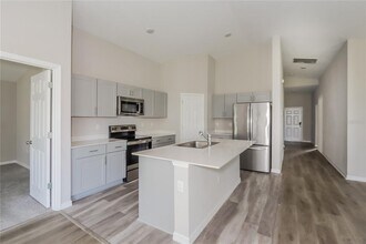 5512 Arlington River Dr. in Lakeland, FL - Building Photo - Building Photo