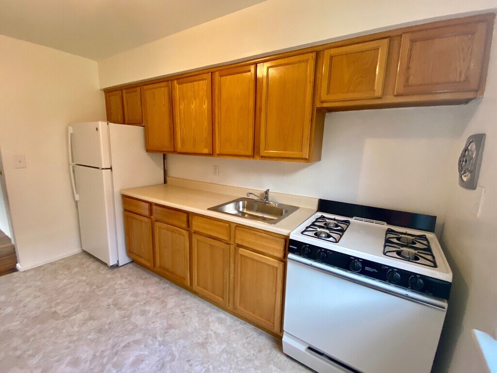Renaissance Equity Apartments Little Ferry, NJ Apartments For Rent