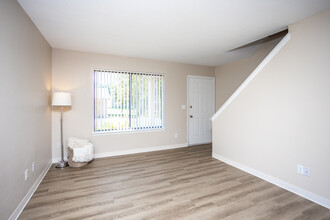 Granite Valley Apartments in Cedar Rapids, IA - Building Photo - Interior Photo