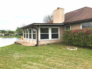11572 Twin Oaks Dr in Jacksonville, FL - Foto de edificio - Building Photo