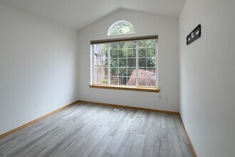 26138 242nd Ct SE in Maple Valley, WA - Building Photo - Building Photo