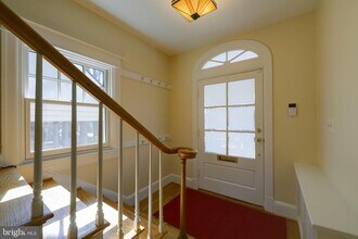 5717 Chevy Chase Pkwy NW in Washington, DC - Building Photo - Building Photo