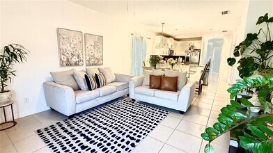 5003 Royal Point Ave in Kissimmee, FL - Building Photo - Building Photo