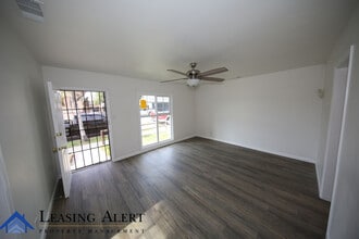 700 S Kalisher St in San Fernando, CA - Building Photo - Building Photo
