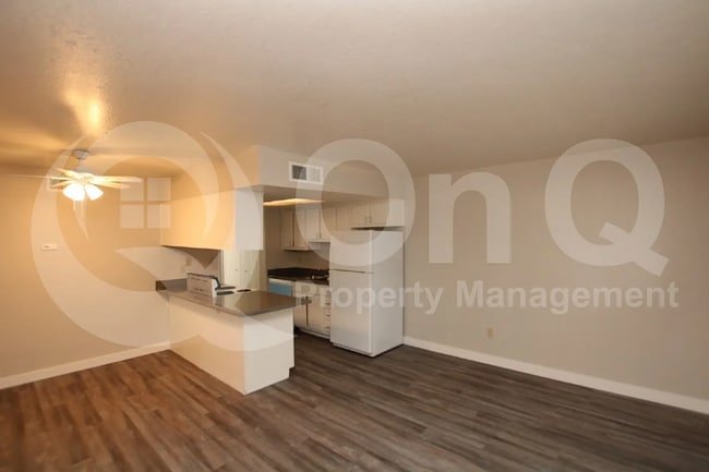 3004 E Waltann Ln in Phoenix, AZ - Foto de edificio - Building Photo