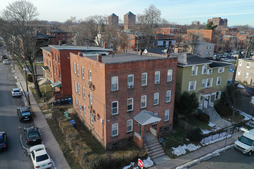 1 Lawrence St in Hartford, CT - Building Photo