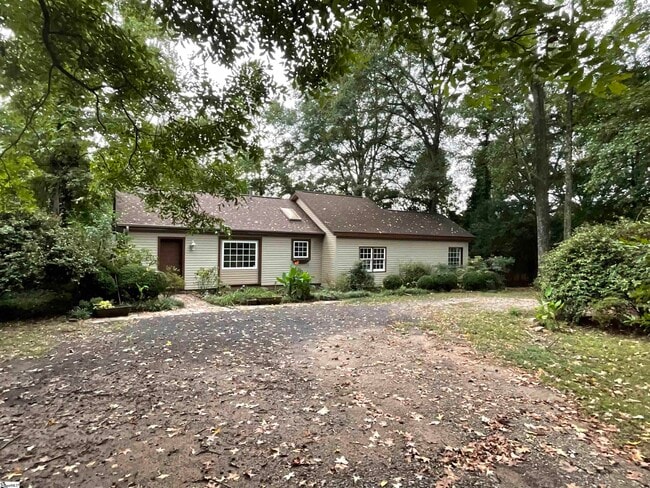 42 Clarendon Ave in Greenville, SC - Building Photo - Building Photo