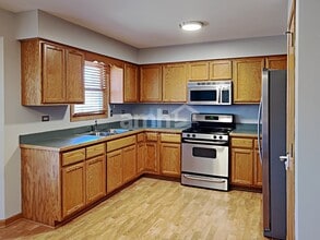 1509 Bassett Dr in Joliet, IL - Building Photo - Building Photo
