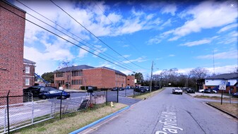 212 Rayfield Wright St in Fort Valley, GA - Building Photo