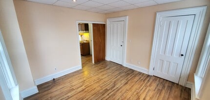 166 Main St, Unit 2s in New York Mills, NY - Foto de edificio - Building Photo