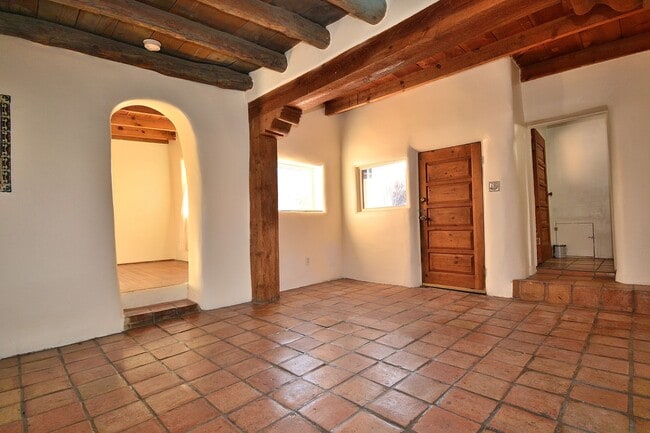 142 Duran St in Santa Fe, NM - Building Photo - Building Photo