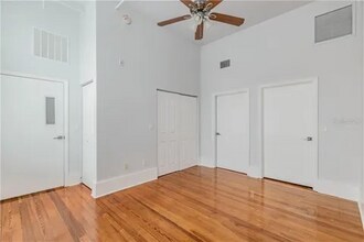 1090 10th St N in St. Petersburg, FL - Building Photo - Building Photo