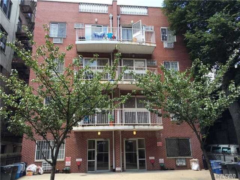 4138 66th St, Unit 1b in Woodside, NY - Foto de edificio