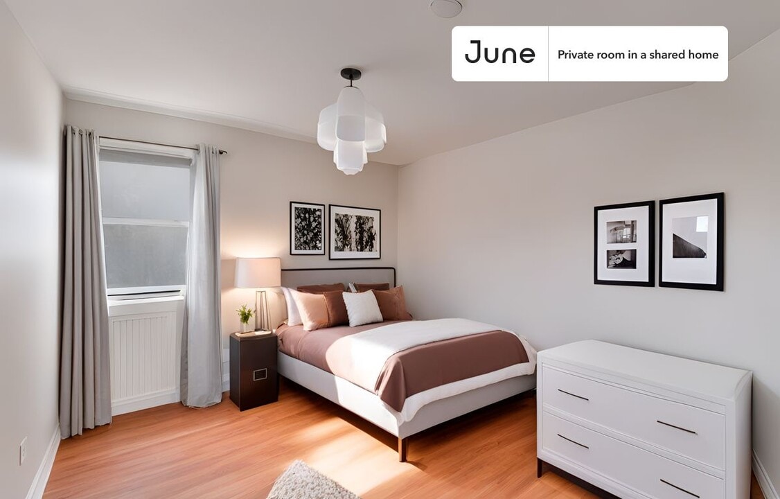 Private bedroom in 2 bed/1 bath Home in Washington, DC - Building Photo