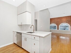106 13th St-Unit -227 in Boston, MA - Building Photo - Building Photo