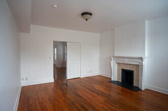 1104 1/2 N High St, Unit A in Columbus, OH - Building Photo - Building Photo