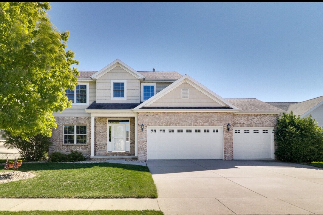 2267 Heather Ridge Dr in Normal, IL - Building Photo