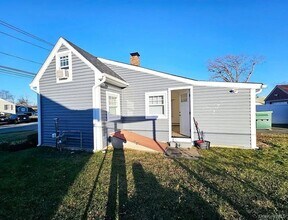 9 Tillie St in Bay Shore, NY - Building Photo - Building Photo