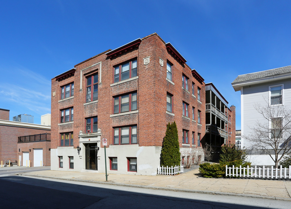 10-18 Prospect St in Manchester, NH - Building Photo