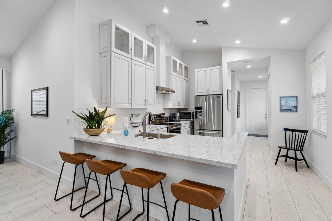 17868 Limestone Creek Rd in Jupiter, FL - Building Photo