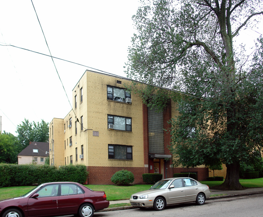 5930 Walnut St in Pittsburgh, PA - Building Photo