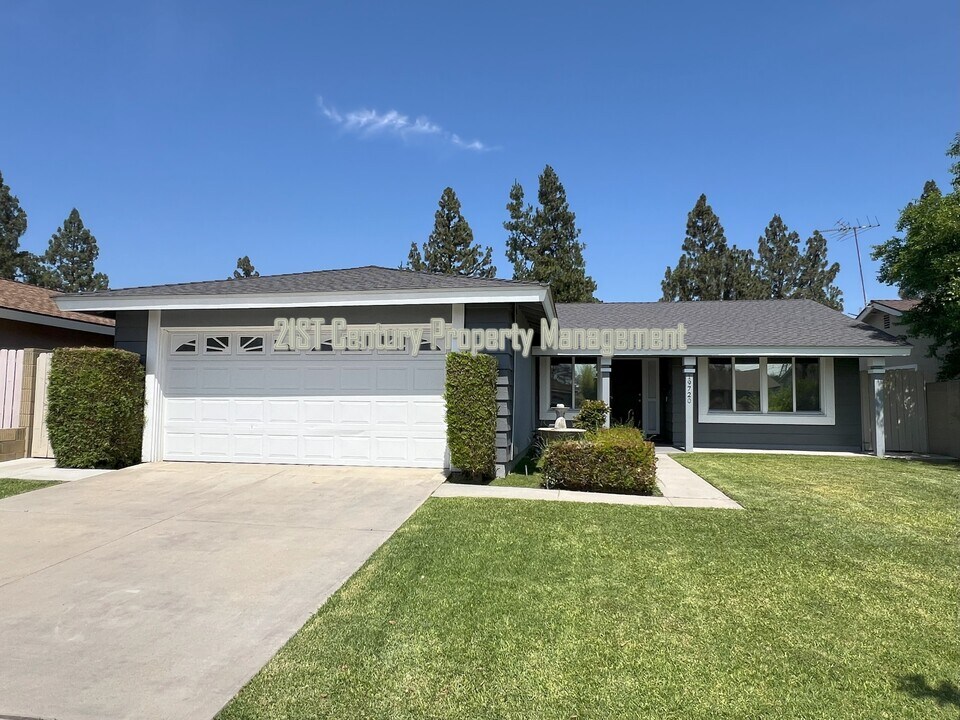 19720 Lusk Ave in Cerritos, CA - Building Photo