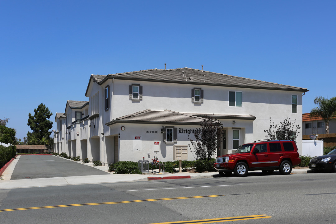 Brighton Row in San Diego, CA - Building Photo