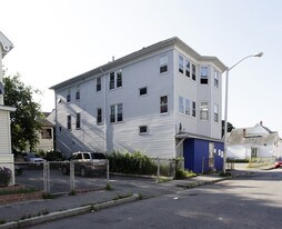 27-29 Camp St in Worcester, MA - Building Photo