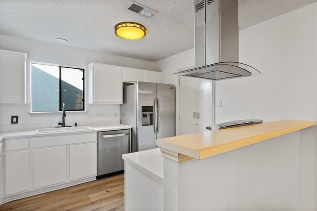 property at 9826 Briar Ridge Dr