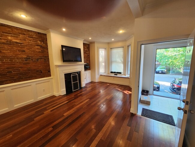 property at 566 E 5th St