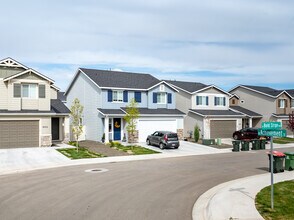 Chukar Ridge in Meridian, ID - Foto de edificio - Building Photo