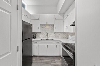 2825 San Gabriel St in Austin, TX - Building Photo - Building Photo