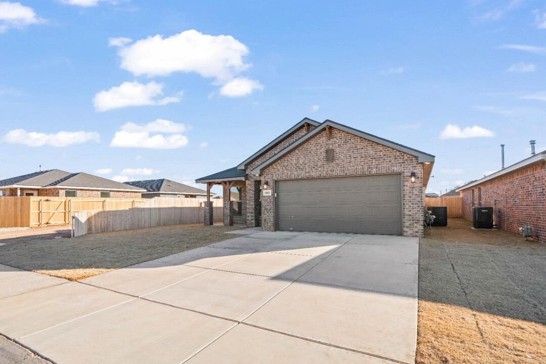 1605 144th St in Lubbock, TX - Building Photo