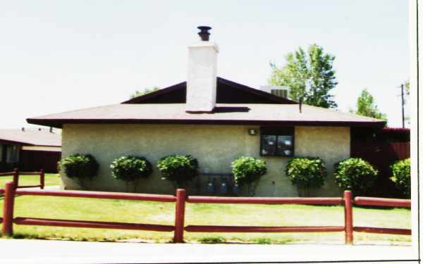 15360 Broken Bow Rd in Apple Valley, CA - Building Photo - Building Photo