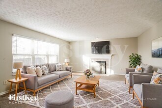 3657 Lake Lanier Dr in Grove City, OH - Building Photo - Building Photo