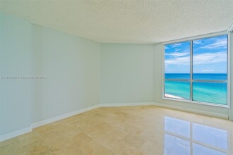 6767 Collins Ave, Unit 1505 in Miami, FL - Building Photo - Building Photo