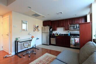 82 Hancock St, Unit 1 in Cambridge, MA - Building Photo - Building Photo