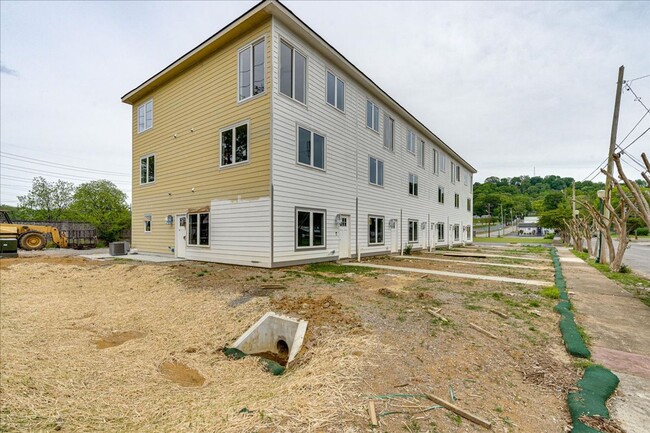 2527 E 12th St in Chattanooga, TN - Building Photo - Building Photo