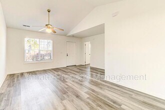 705 Autumn Leaves Ct in Wilmington, NC - Building Photo - Building Photo