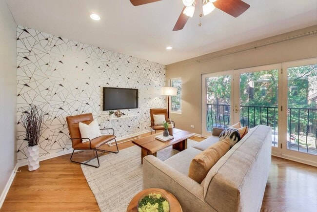 2733 W Potomac Ave in Chicago, IL - Building Photo - Building Photo