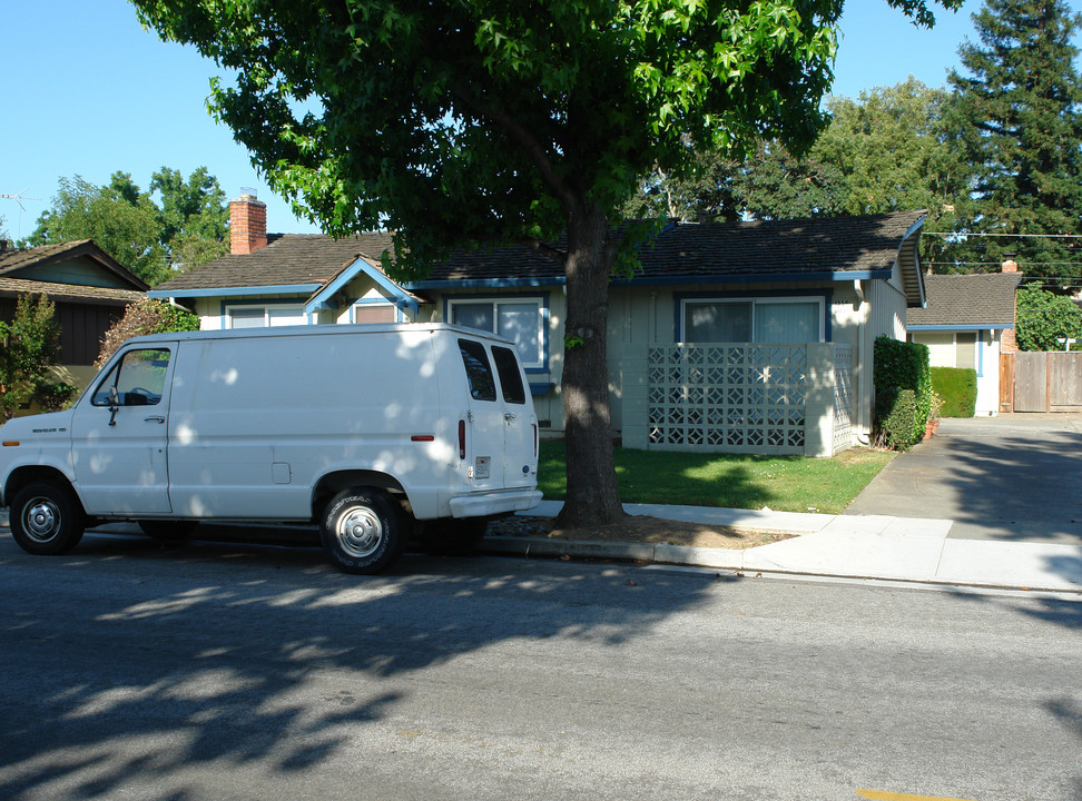 1359 Kingfisher Way in Sunnyvale, CA - Building Photo