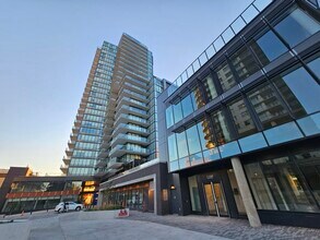 1588 Johnston Rd in White Rock, BC - Building Photo - Building Photo