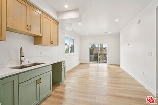 1185 Leighton Ave in Los Angeles, CA - Building Photo