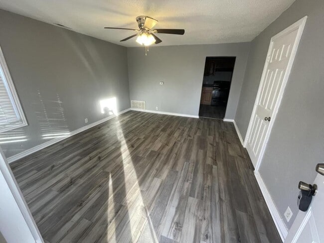 821 New Hampshire Ave in Joplin, MO - Building Photo - Building Photo