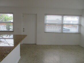 1238 17th Ave N in Lake Worth Beach, FL - Building Photo - Building Photo